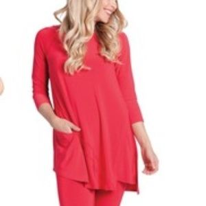 Sympli Red Lipstick Energy Tunic 3/4 sleeve